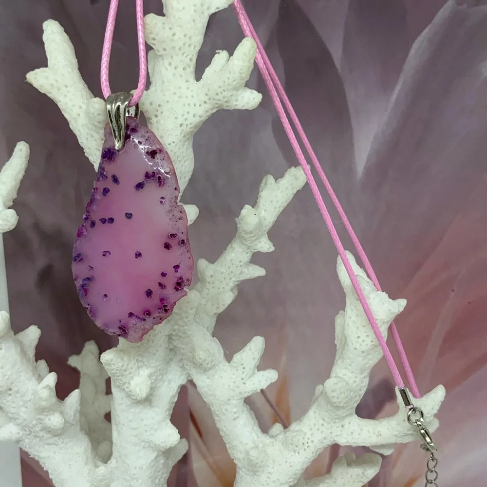 Pink and Purple Agate Necklace on Waxed Cotton Cord - Handcrafted - Picture 4 of 10